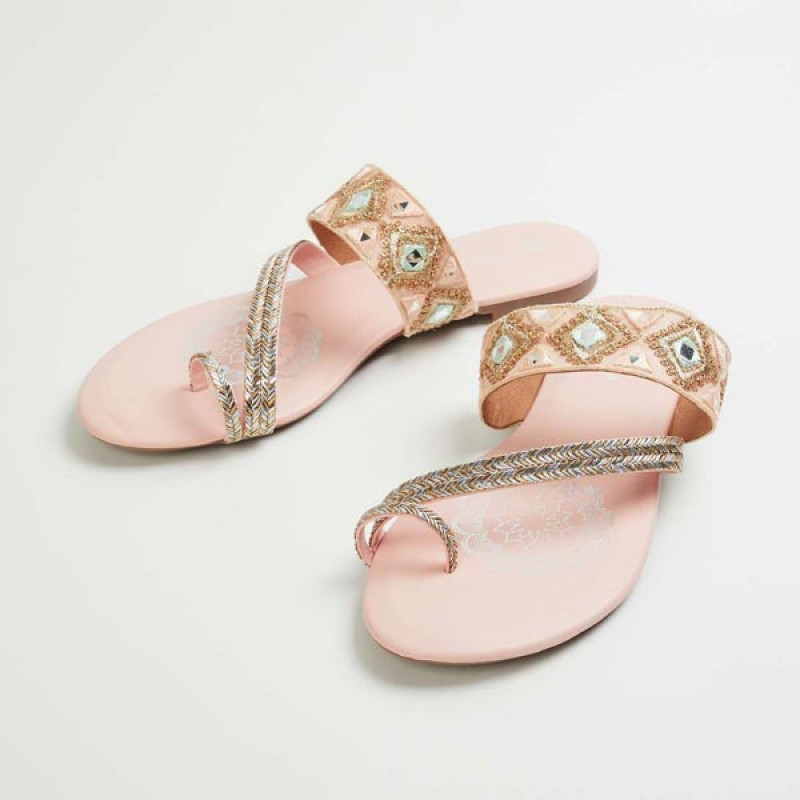 Women Embellished Toe-Ring Flats